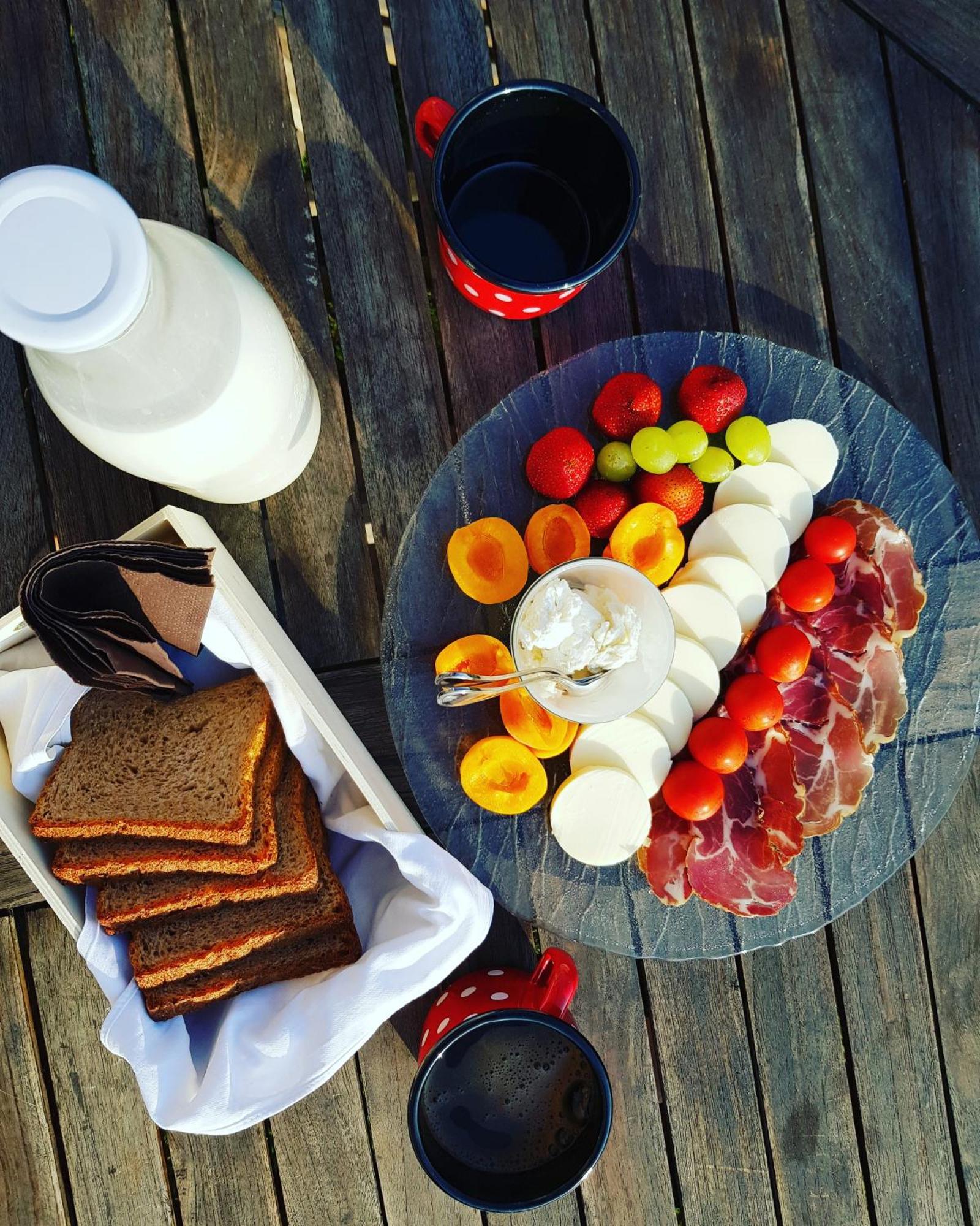 Rosa Bed And Breakfast Podgorje  ภายนอก รูปภาพ